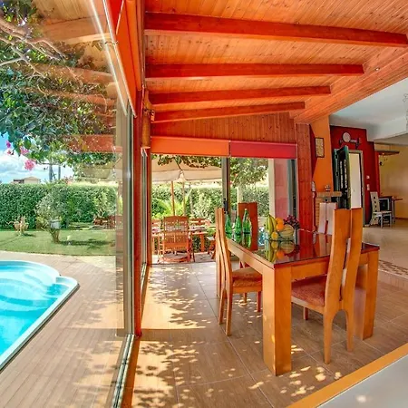 Villas Trapezaki טרפזאקי